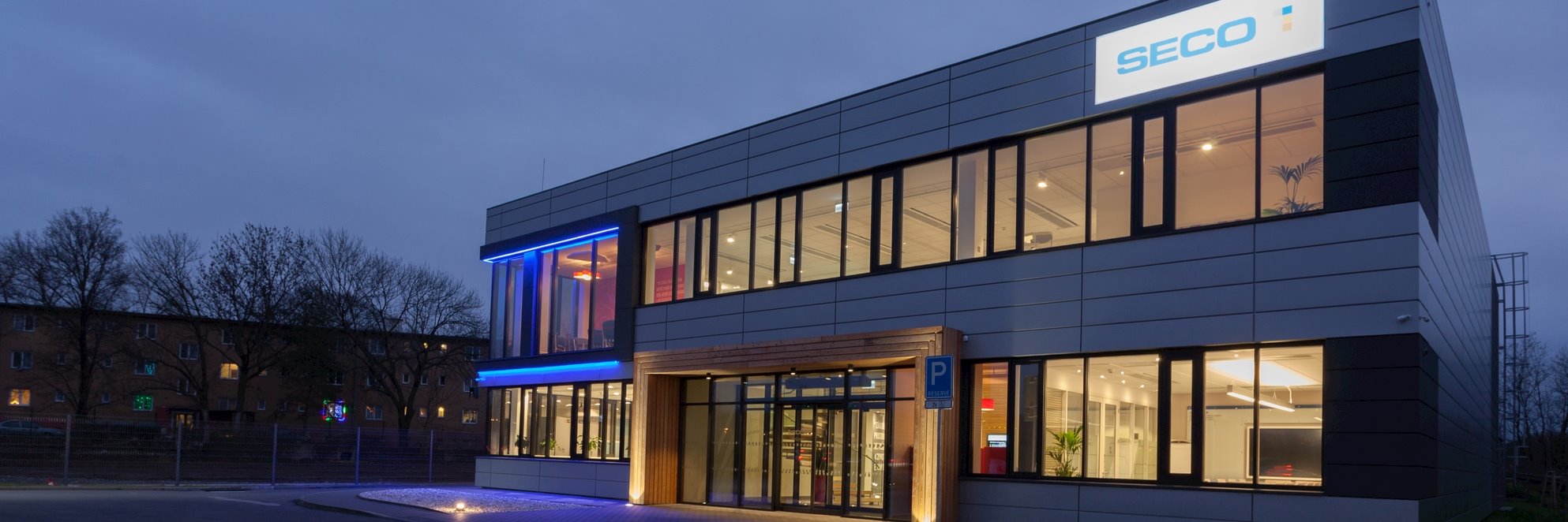 CZ_IMG_Technical_Centre_Brno_Exterior_View_At_Night.JPG
