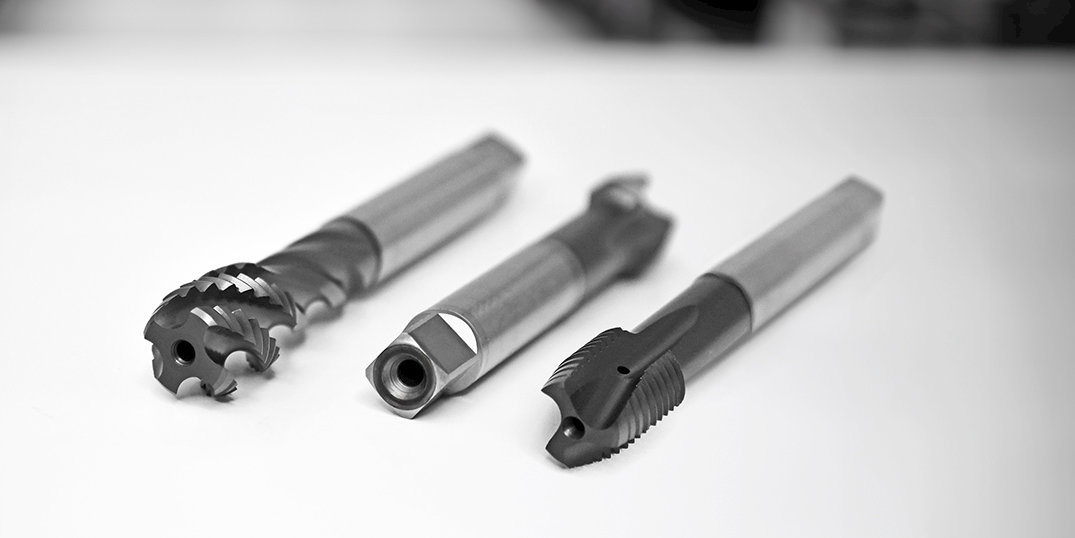 Internal coolant supply